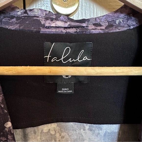 Great condition Aritzia blazer - Picture 4 of 4